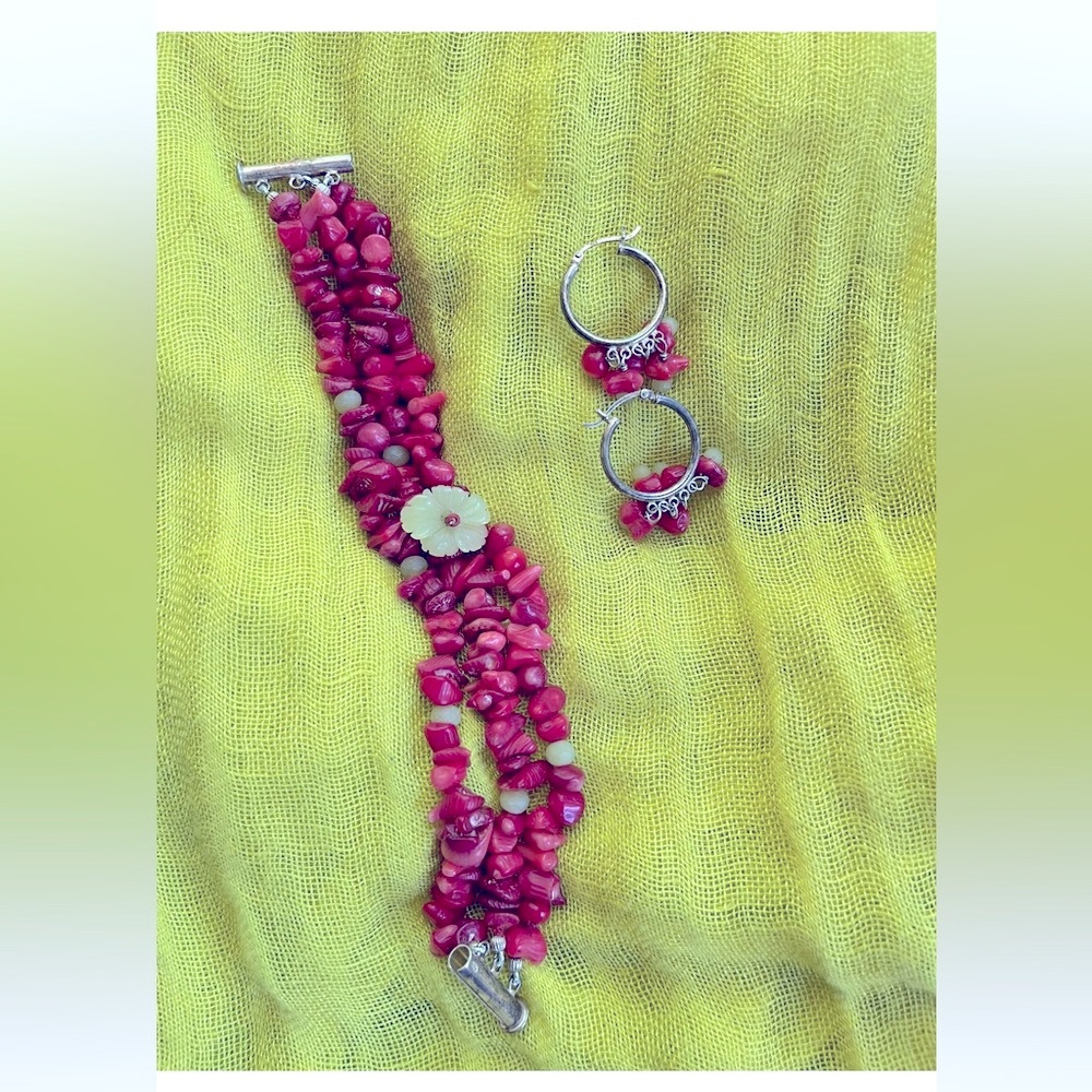 Jewelry Set. Turquoise, jade and silver bracelet with matching earrings.
